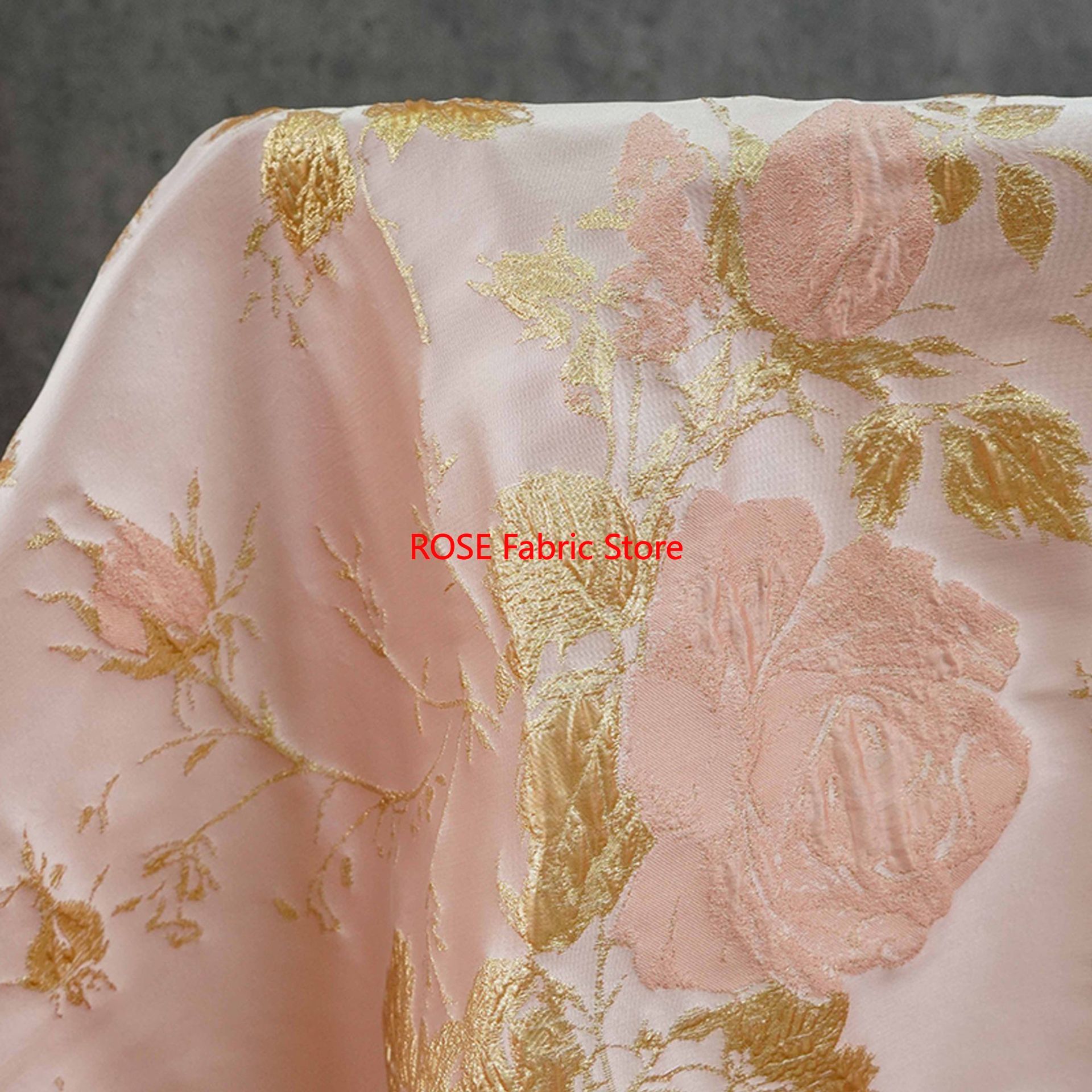 Sewing Jackets - 1 metr złotej tkaniny żakardowej z